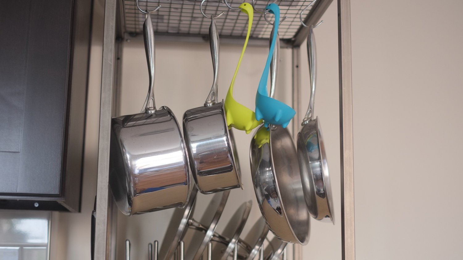 Organizing Pot Lids: A Tried and Tested Tip from LifeHacker