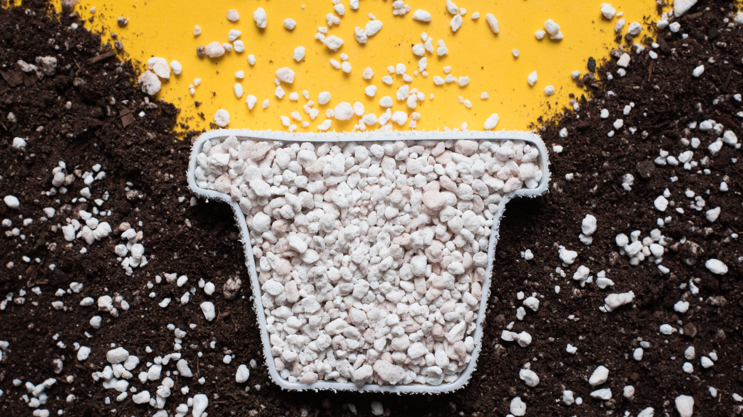 what is perlite in soil        
        <figure class=