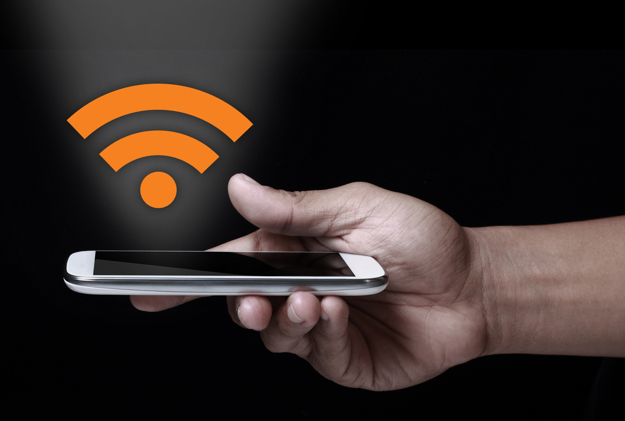 Wifi на андроид. Вай фай. Смартфон WIFI. Мобильный беспроводной интернет. Wi-Fi в смартфоне.