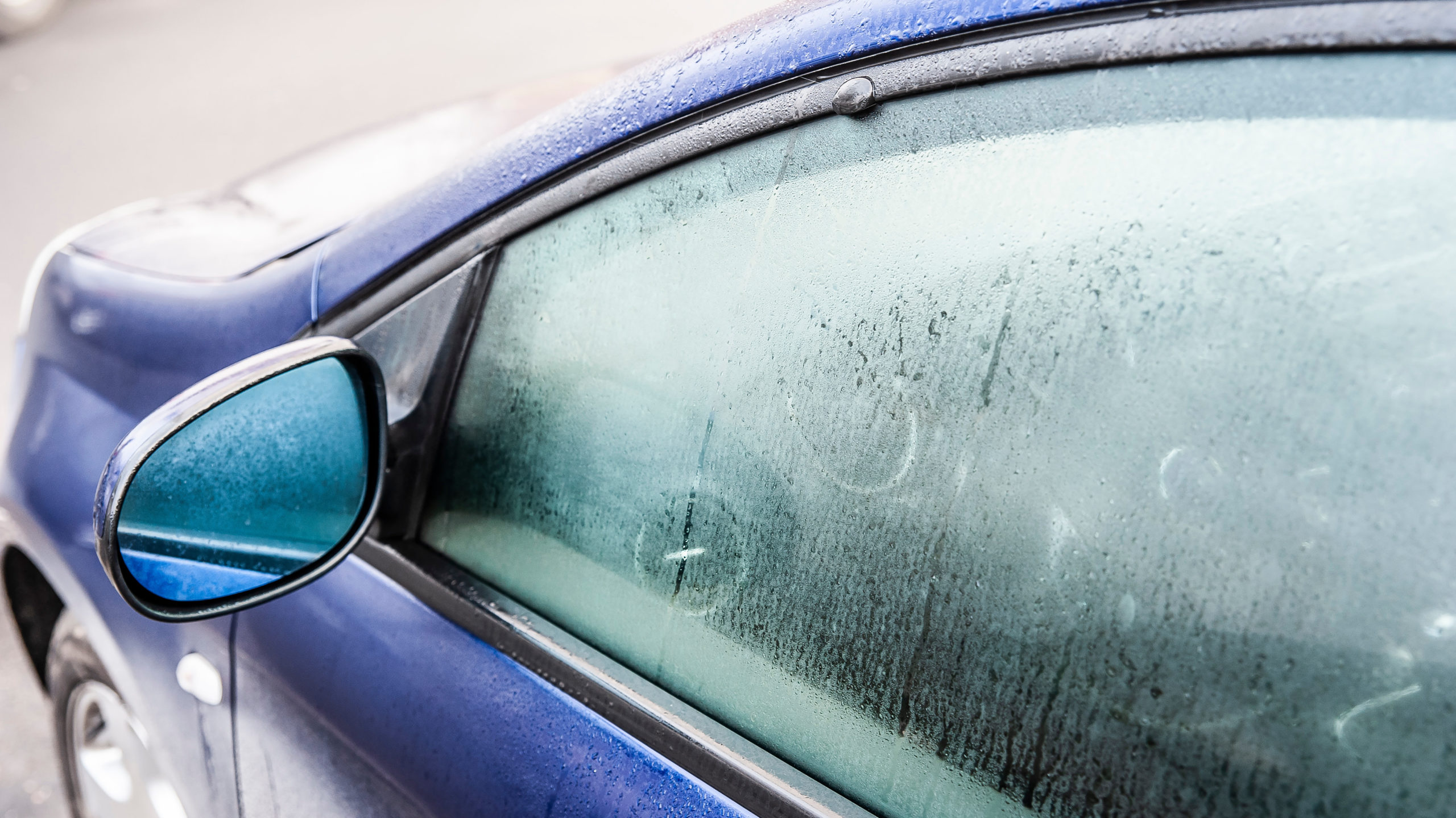 Car window. Стекло машины. Борьба с запотевшими стеклами. Борьба с запотеванием стекол. Причины налета на стекле в автомобиле.